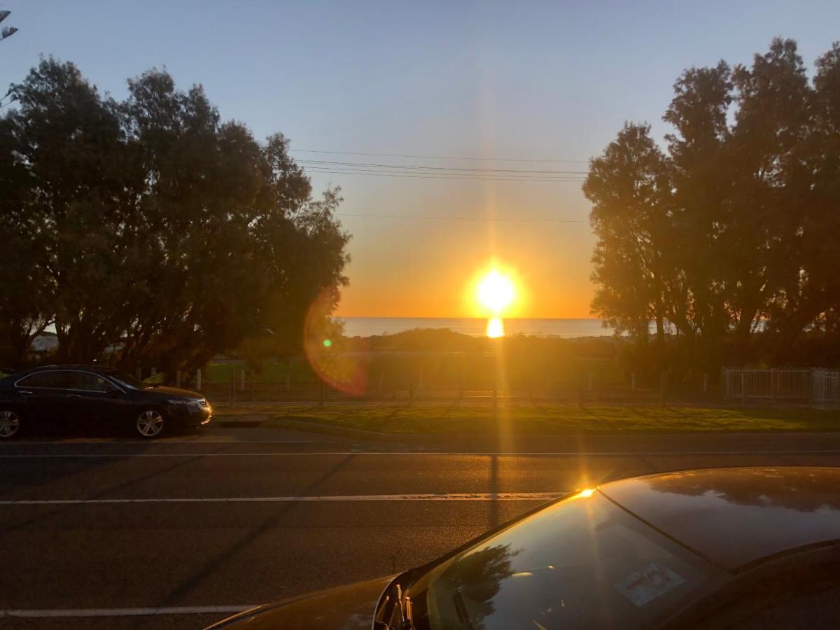 Adelaide - Semaphore Beach Front 외부 사진
