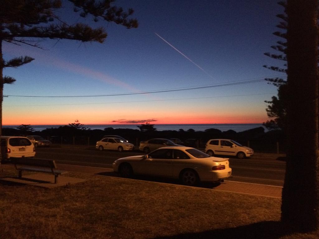 Adelaide - Semaphore Beach Front 외부 사진
