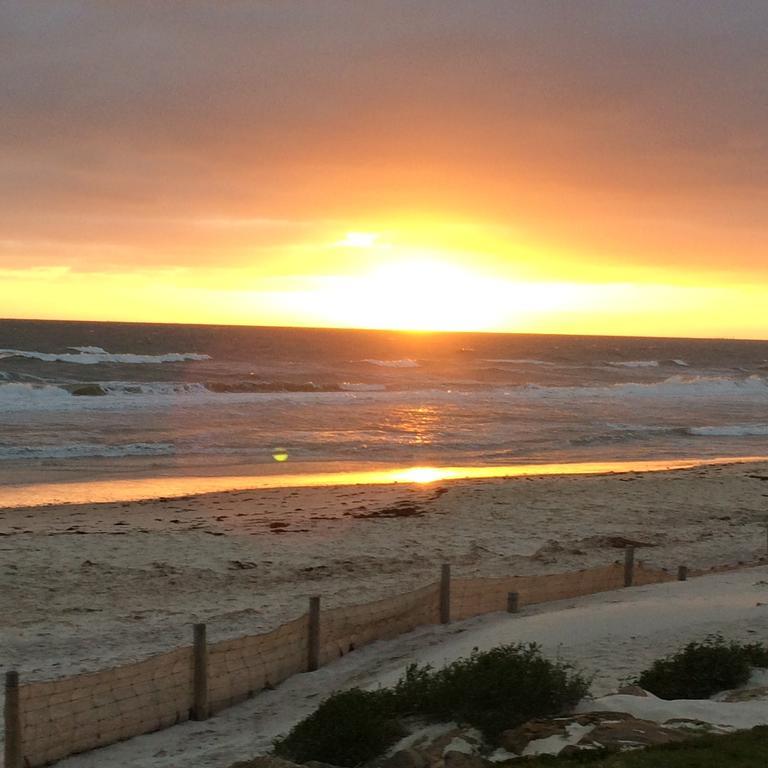 Adelaide - Semaphore Beach Front 외부 사진
