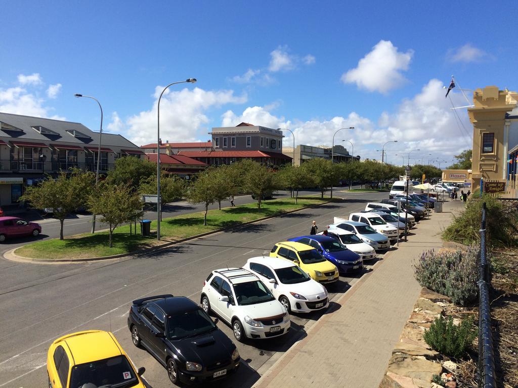 Adelaide - Semaphore Beach Front 외부 사진
