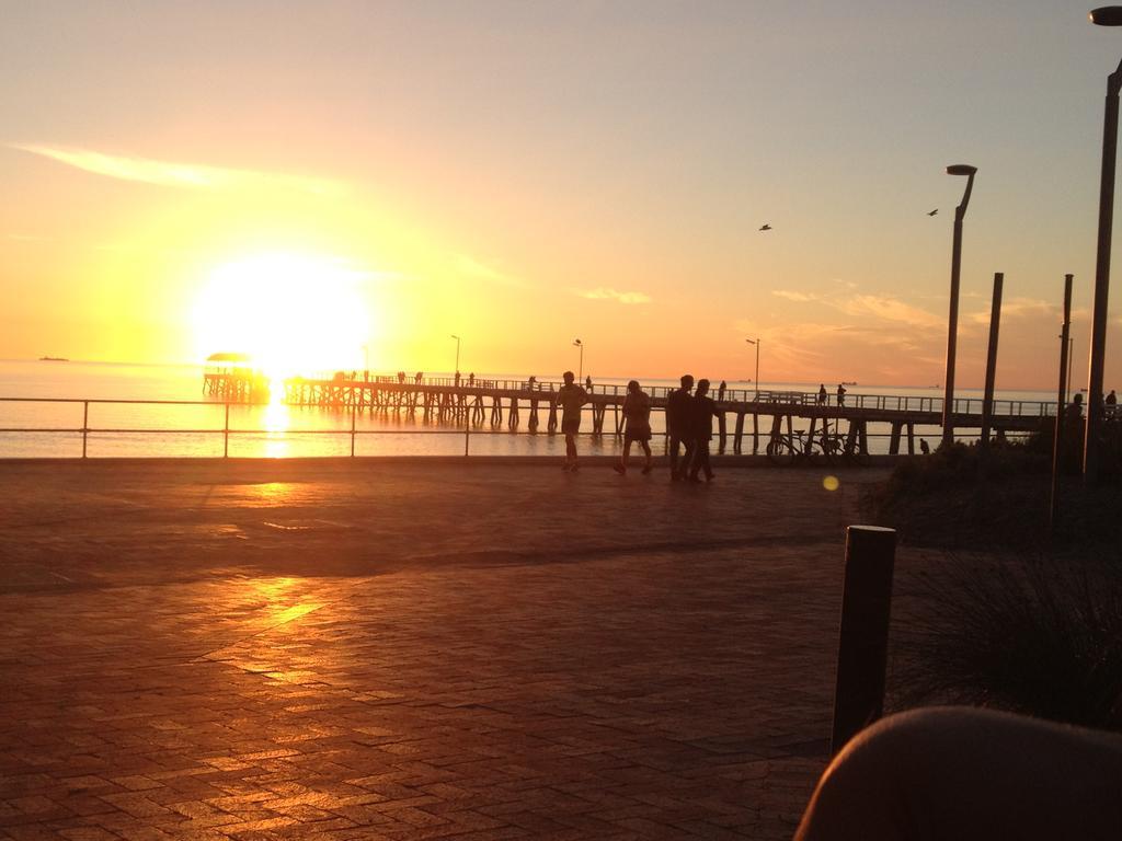 Adelaide - Semaphore Beach Front 외부 사진